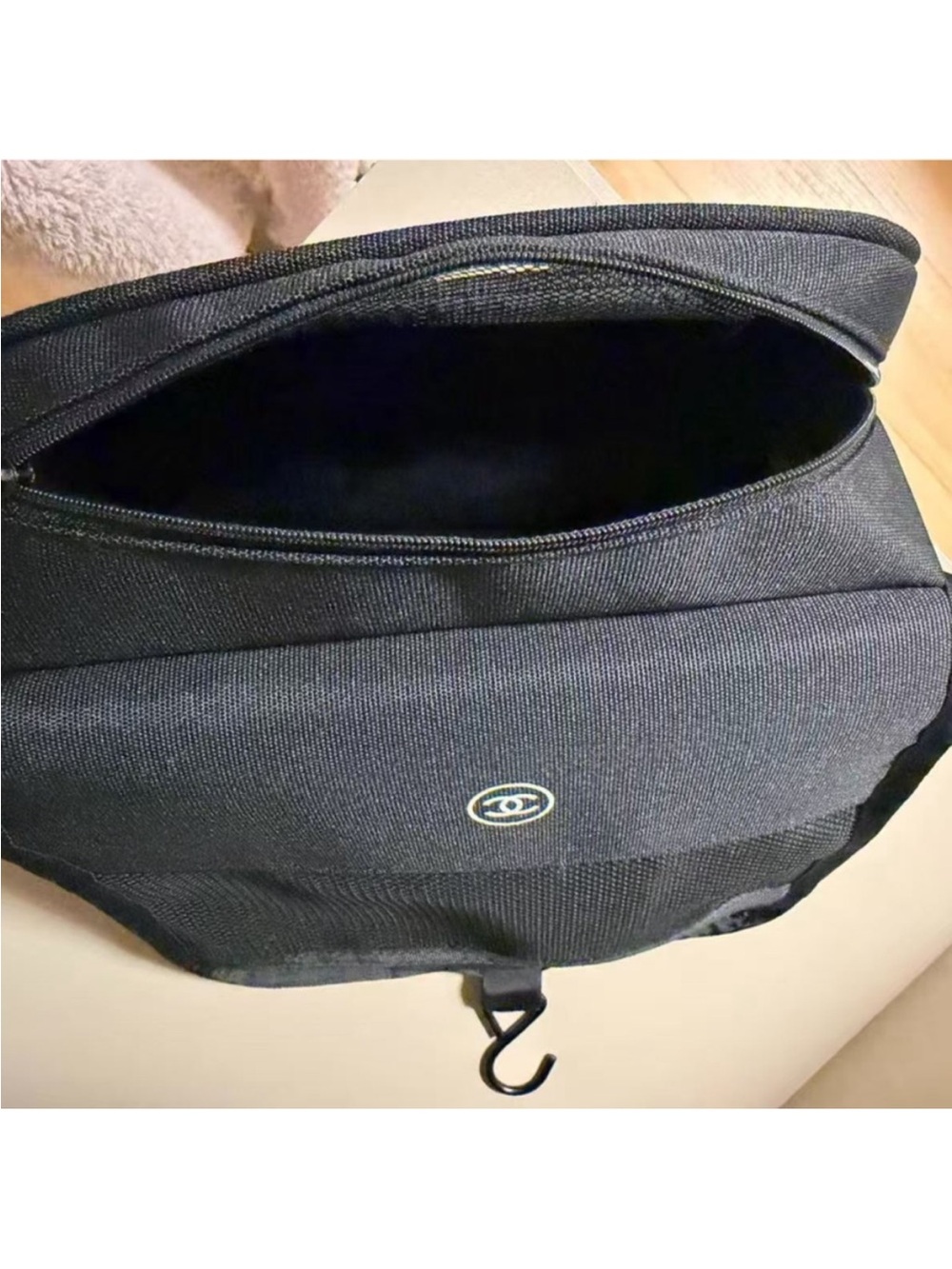 Chanel beauty travel toiletry bag - Picture 4 of 6